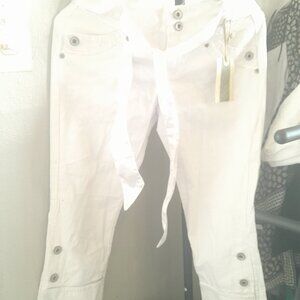 Clash White Capri Pants Size Small